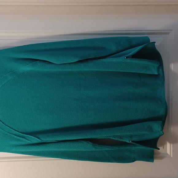 Sweater - Picture 6 of 6